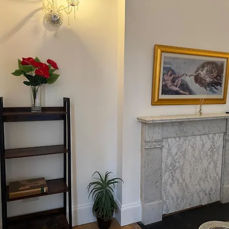 Charming London Apartment With 2 Bedrooms